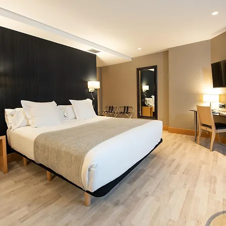 Plaza Hotel 4*