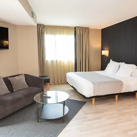 Plaza Hotel 4*