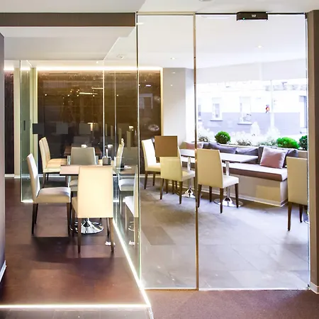 Plaza Ξενοδοχείο 4*