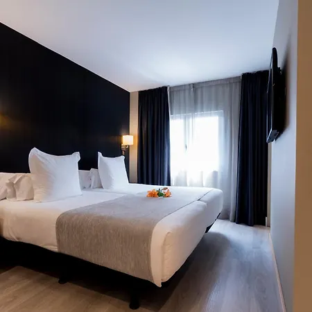 Ξενοδοχείο Plaza 4*