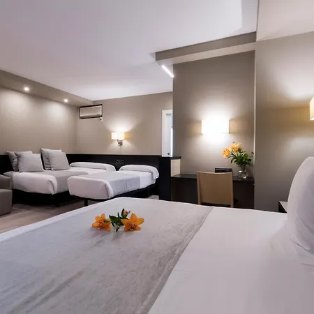Plaza Ξενοδοχείο 4*