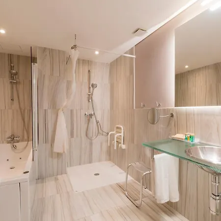 Hotel Plaza 4*