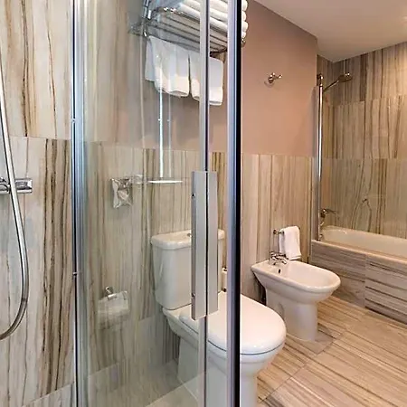 Hotel Plaza 4*