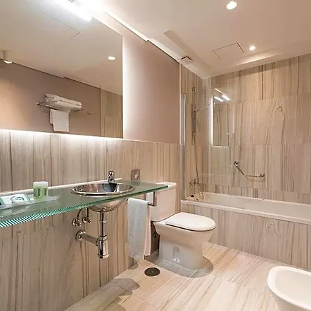 Plaza Hotel 4*