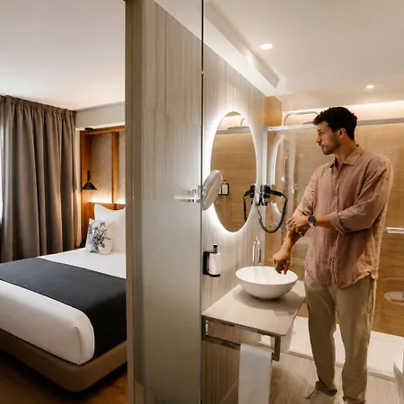 Plaza Hotel 4*