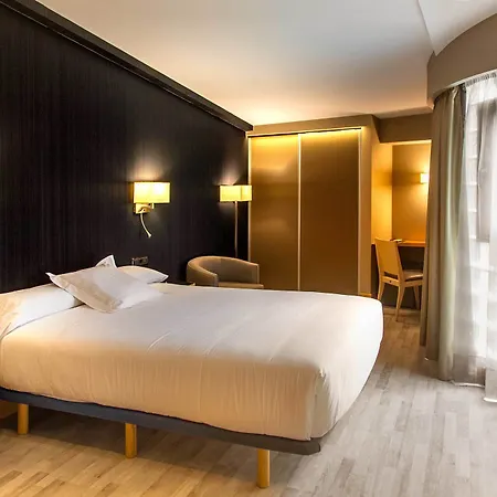 Plaza Hotel 4*